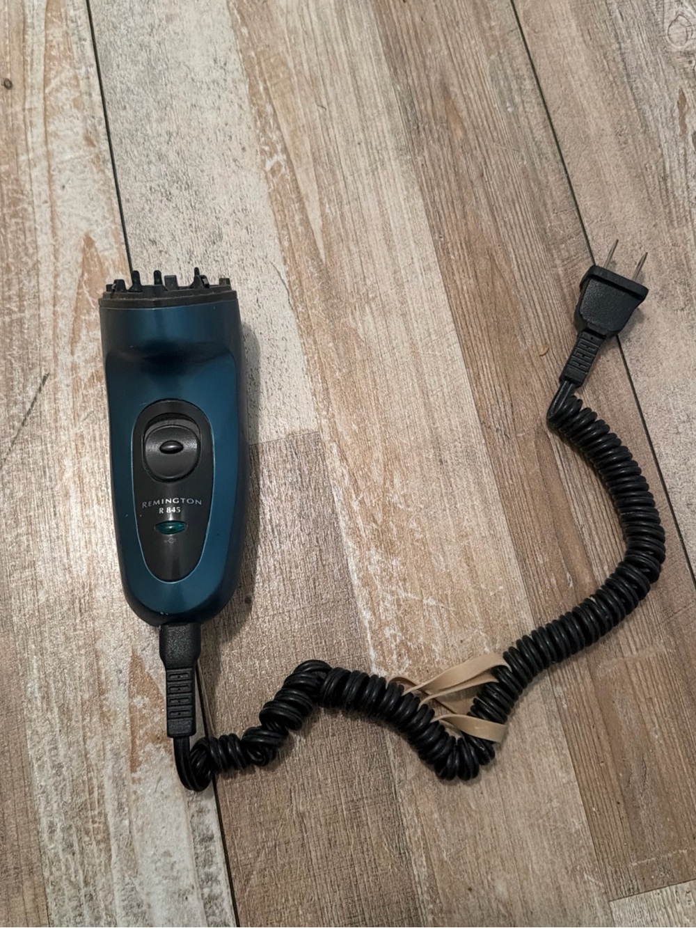 Remington R-845 Microflex Rechargeable Shaver With Power Cord WORKS R845